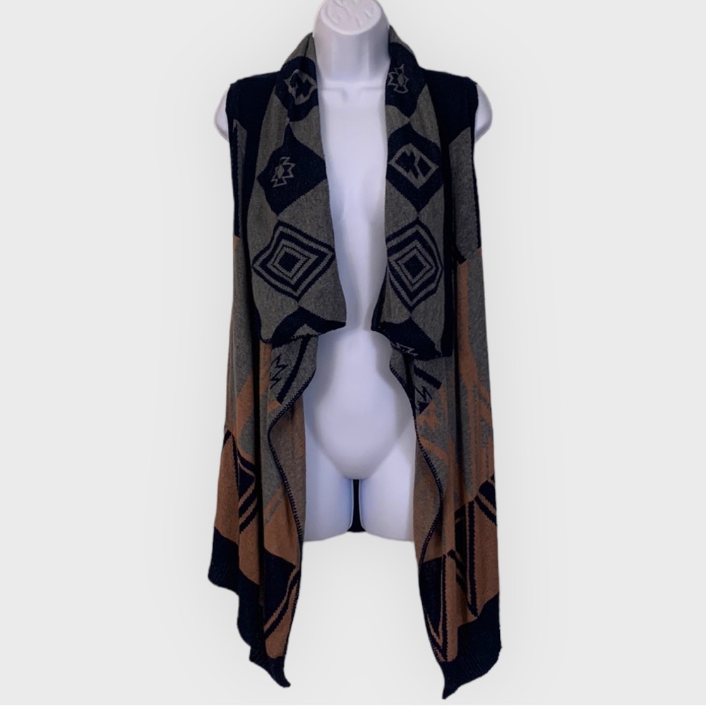 Pink Rose Sleeveless Cardigan Asymmetrical Hem Collared Geometric Pattern Size L